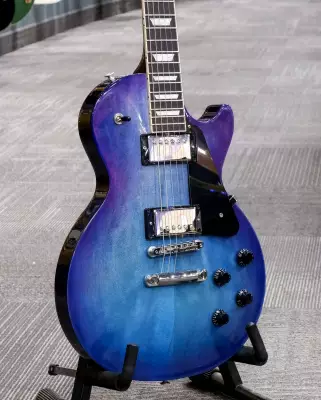 Store Special Product - Gibson - Les Paul Studio Electric Guitar - Blueberry Burst